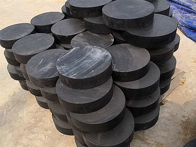 西吉县板式橡胶支座由若干层橡胶片与薄钢板经加压硫化